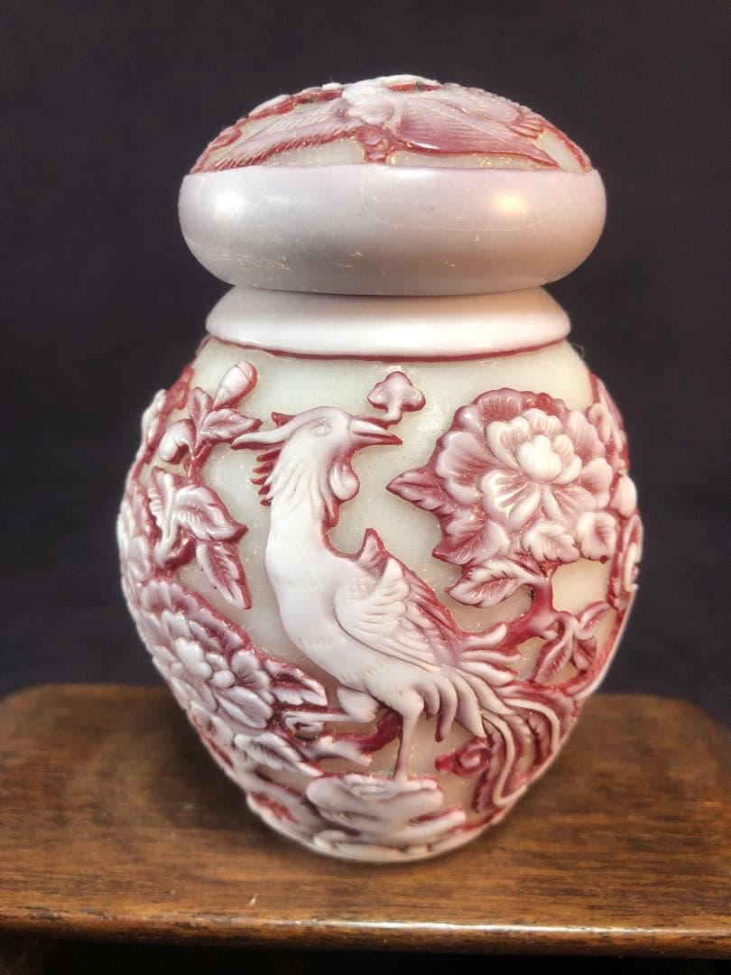 乾隆ガラス蓋もの　龍鳳模様二色彫刻