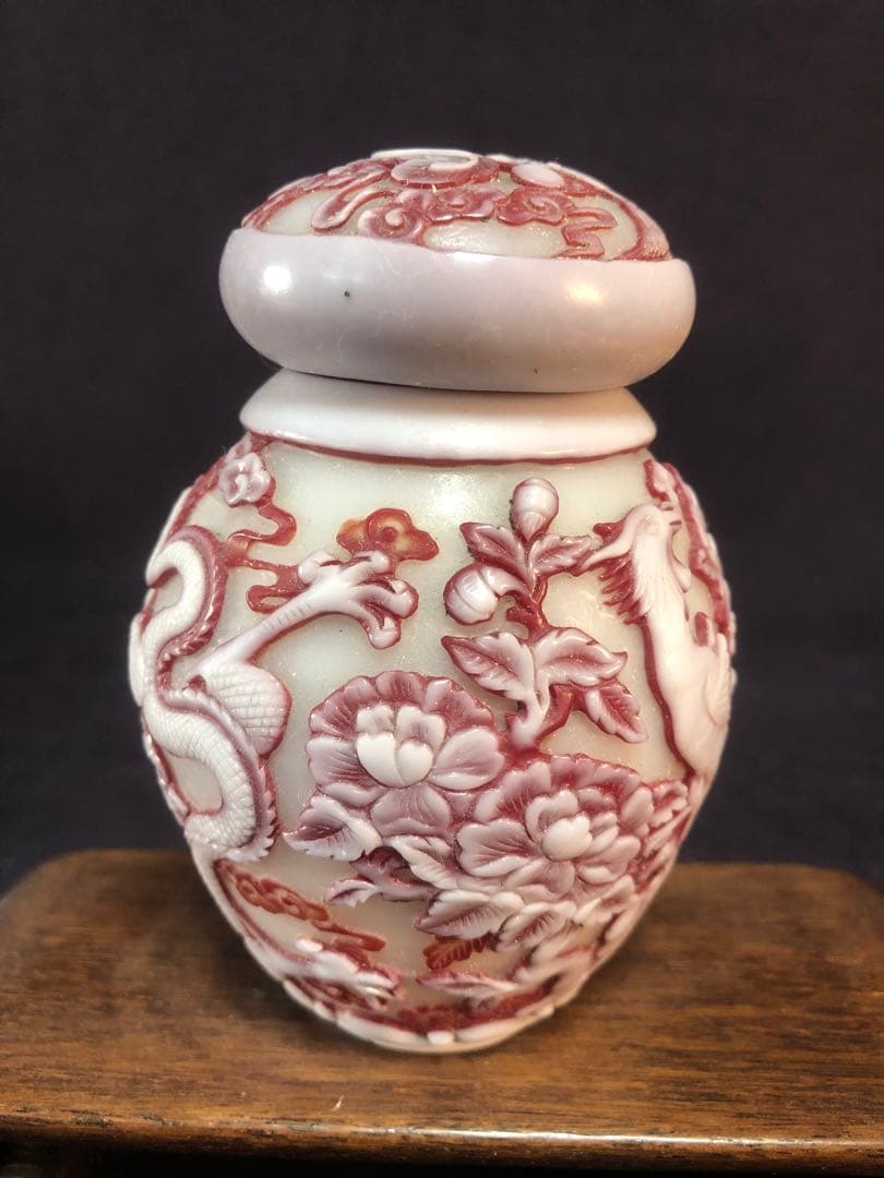 乾隆ガラス蓋もの　龍鳳模様二色彫刻