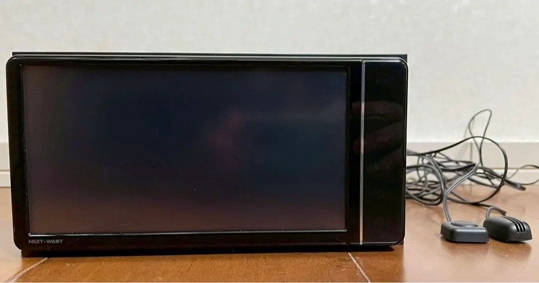 TOYOTA NSZT-W68T カーナビ 本体、取扱説明書付き（表紙破れあり）