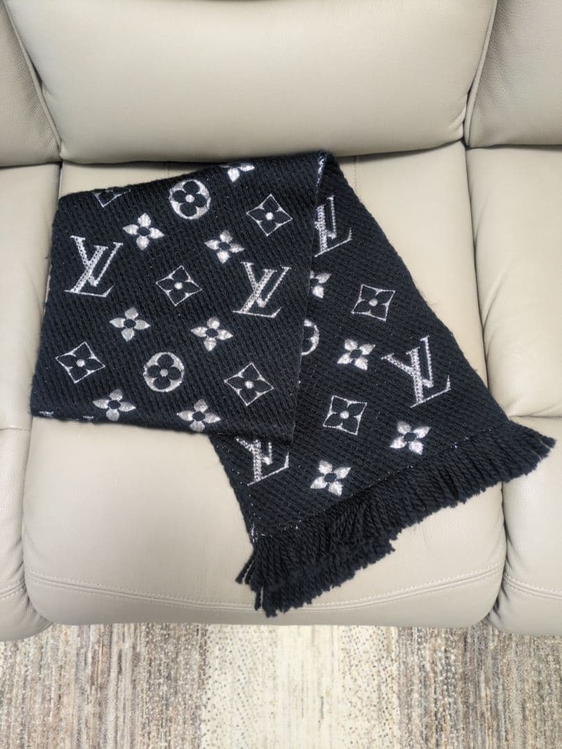 Louis Vuitton ルイ・ヴィトン✰⋆。:゜マフラー