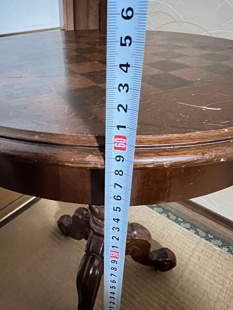 チェス盤付きラウンドテーブル