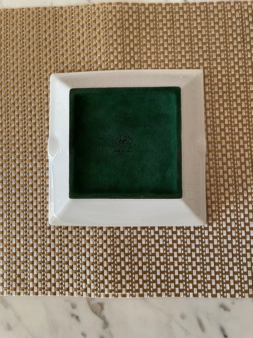 HERMES エルメス　トゥカンアッシュトレイ