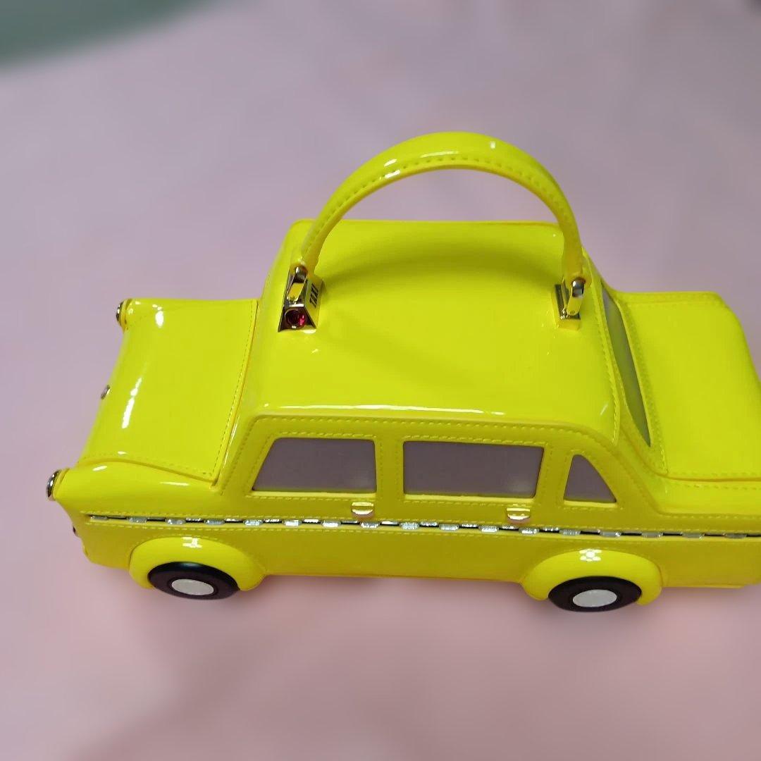 新品 ケイトスペード タクシー スマホ ショルダー アルベロベロファン