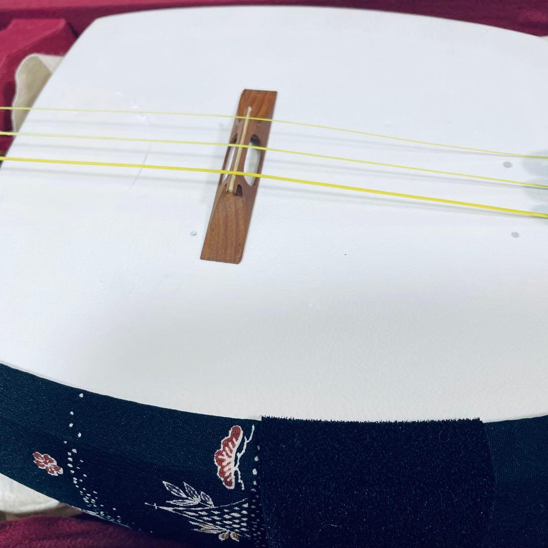 【状態良好】三味線　地唄　中棹　花梨　丸打胴　ハードケース　天然皮　張り替え済み