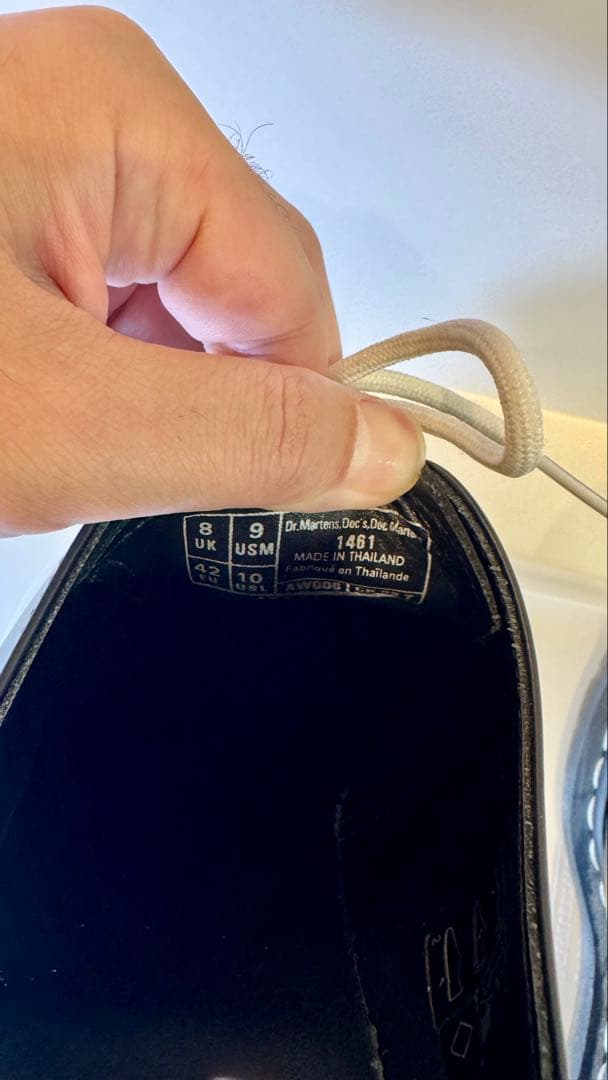 【1いいね毎に500円値上がり】 Dr. Martens 白ステッチ 3ホール