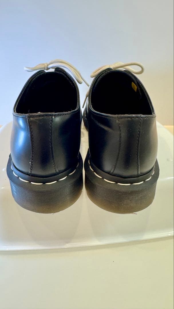 【1いいね毎に500円値上がり】 Dr. Martens 白ステッチ 3ホール