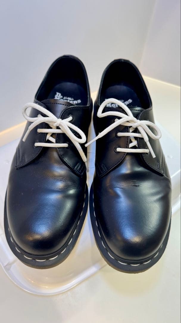 【1いいね毎に500円値上がり】 Dr. Martens 白ステッチ 3ホール