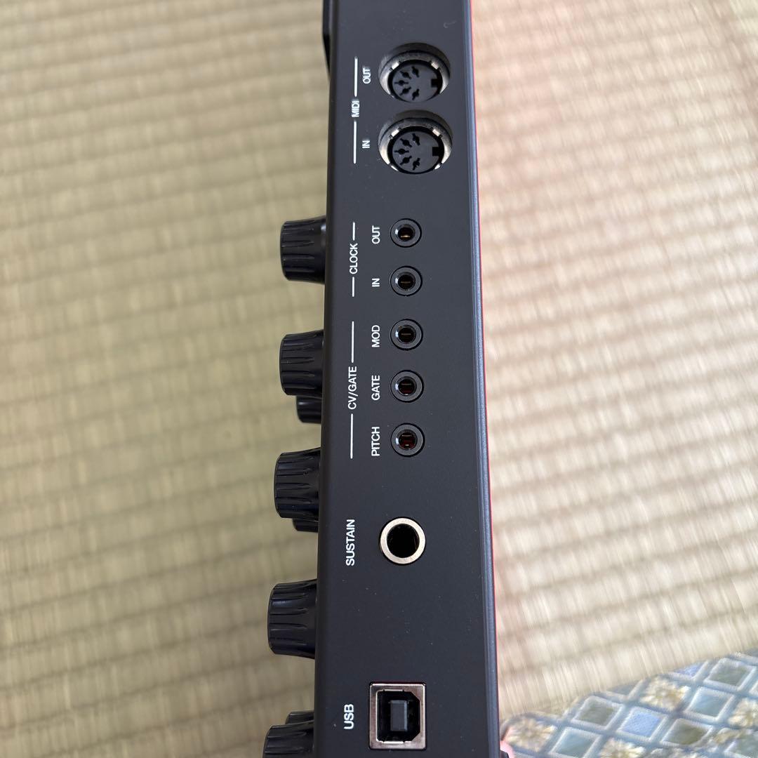 AKAI MPK mini plus 37鍵盤　MIDIキーボード