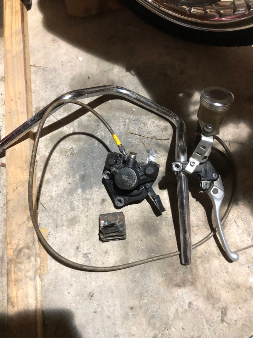 cb250t キャリパー