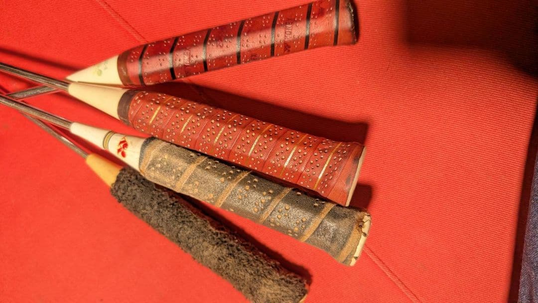 アンティークYONEX バドミントンラケット 4本セット廃盤ビンテージ品