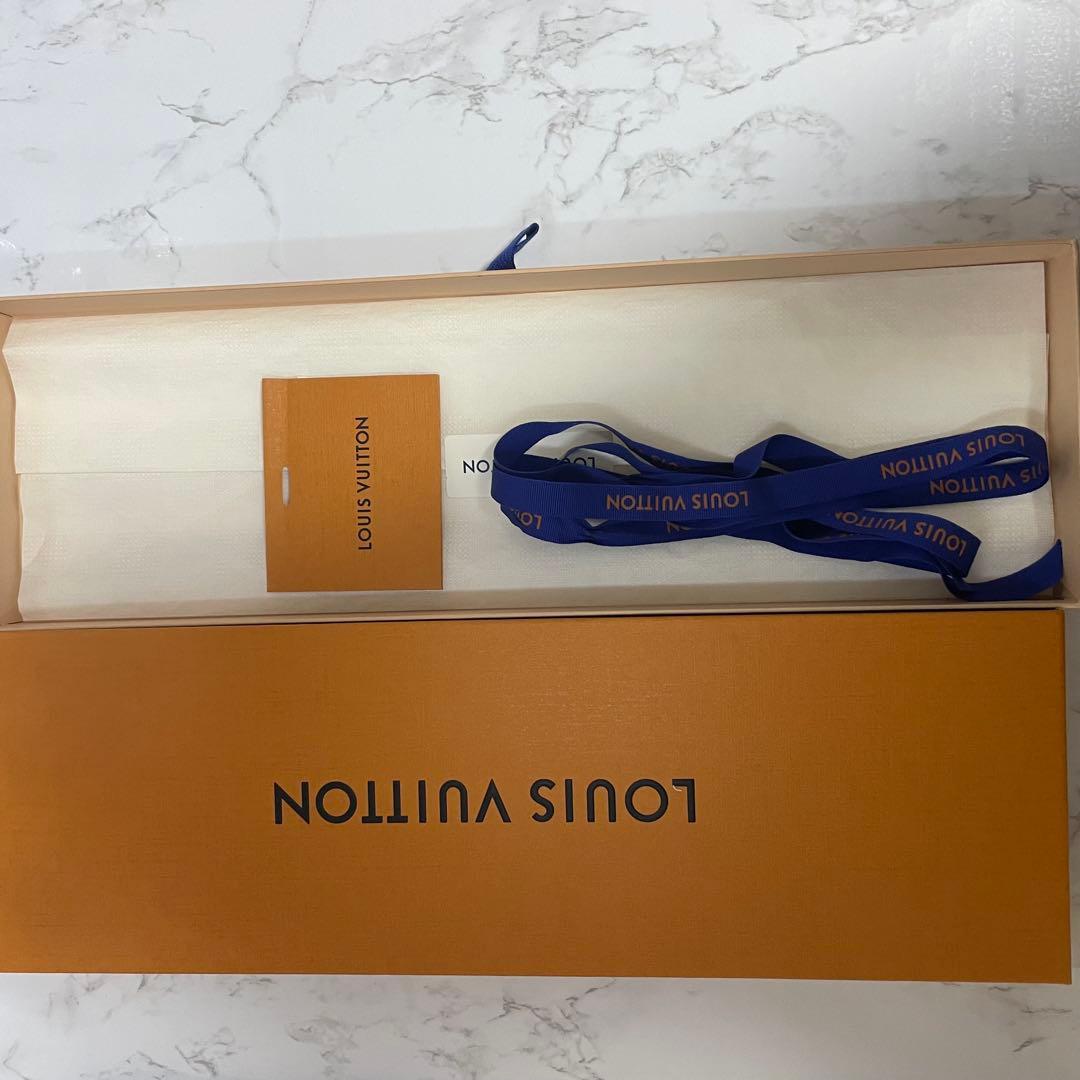 こうルイヴィトン ネクタイ ネイビー ロゴ総柄 光沢 箱付き プレゼント