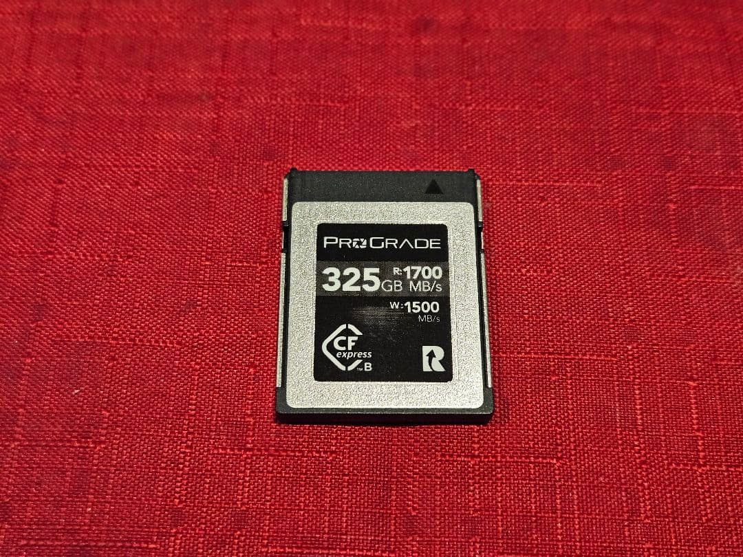 ProGrade CFexpress Type-B 325GB　カードリーダー付