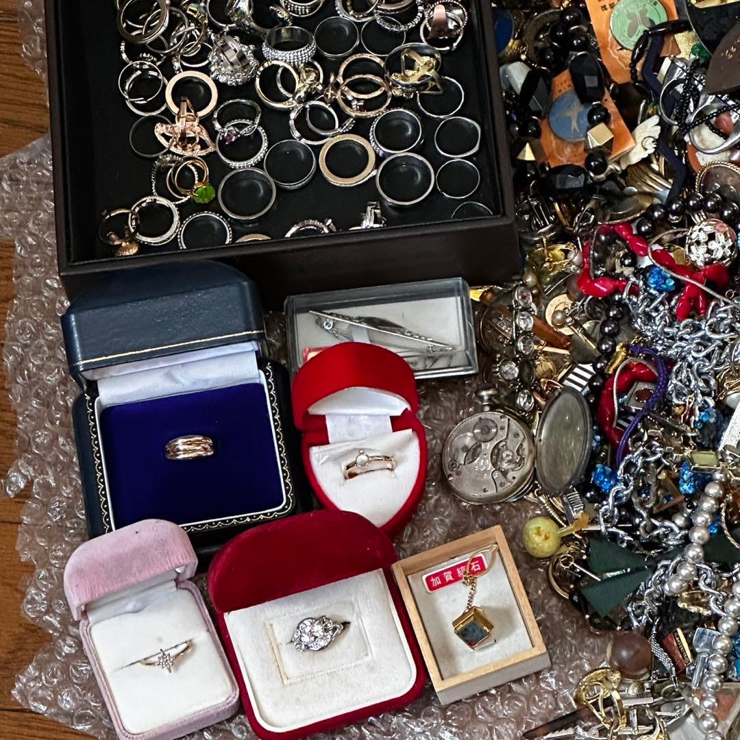 ☆*☆様 実家整理 アクセサリー まとめ売り 大量 未仕分け 指輪 ブローチ等