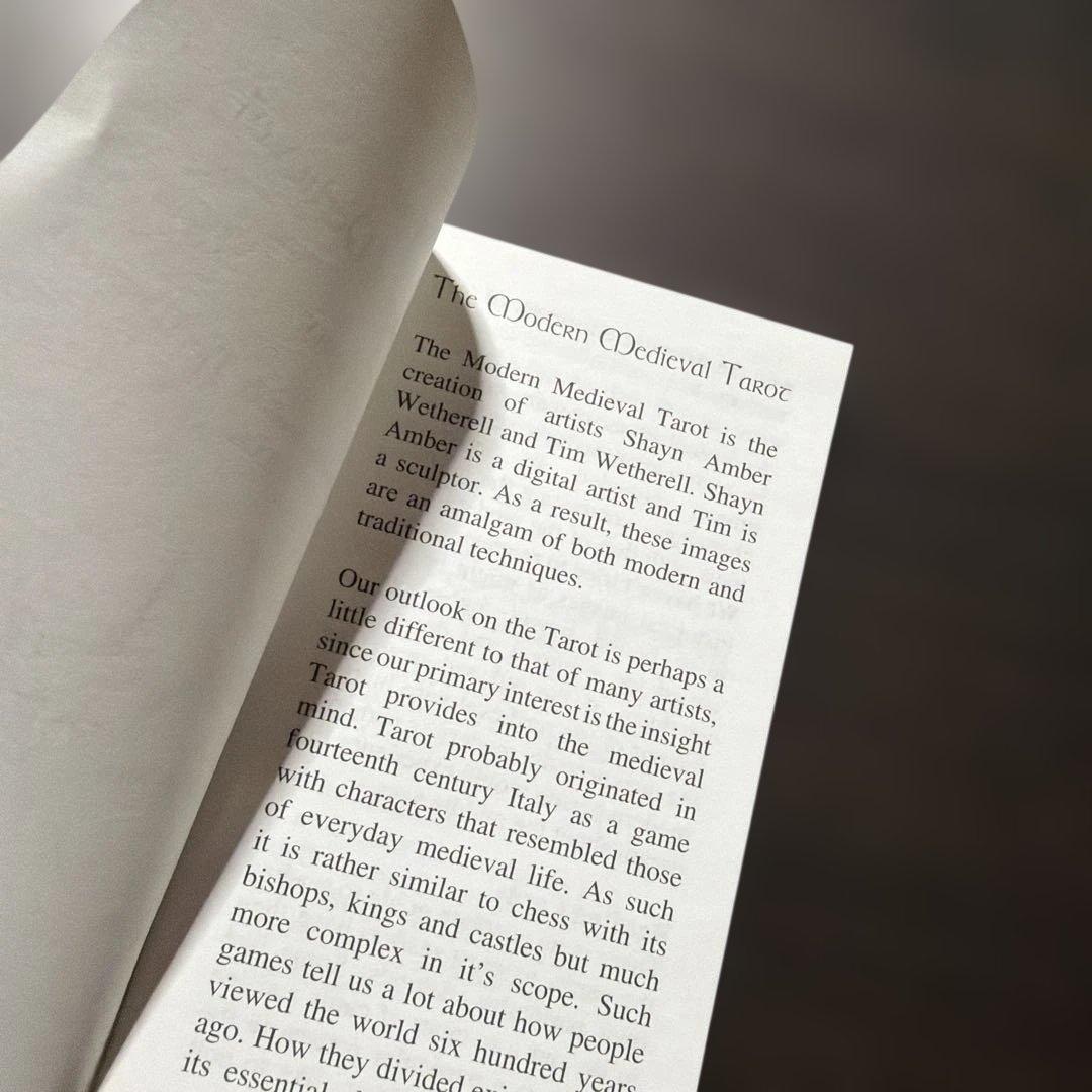趣味・スポーツ・実用 The Modern-Medieval Tarot