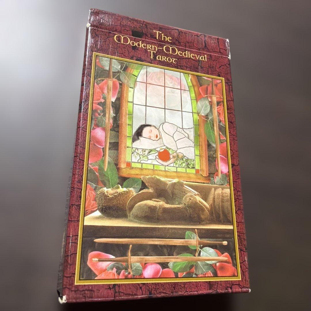 趣味・スポーツ・実用 The Modern-Medieval Tarot