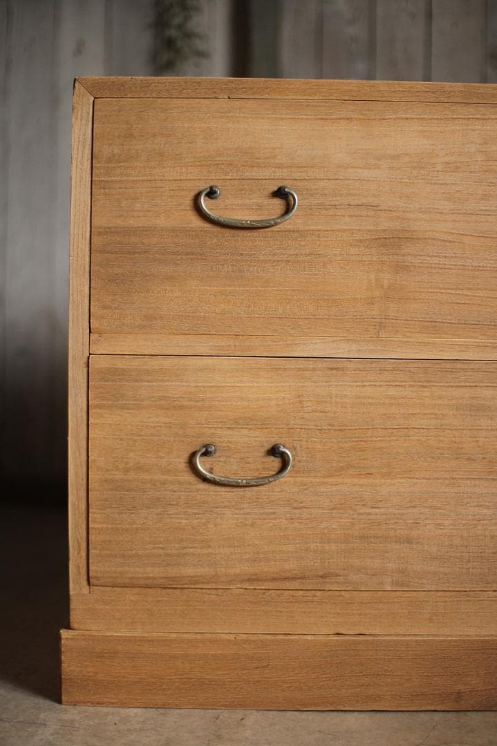 古い木製の引き出し2段　チェスト　桐箪笥　昭和レトロ　タンス　古家具　古民家