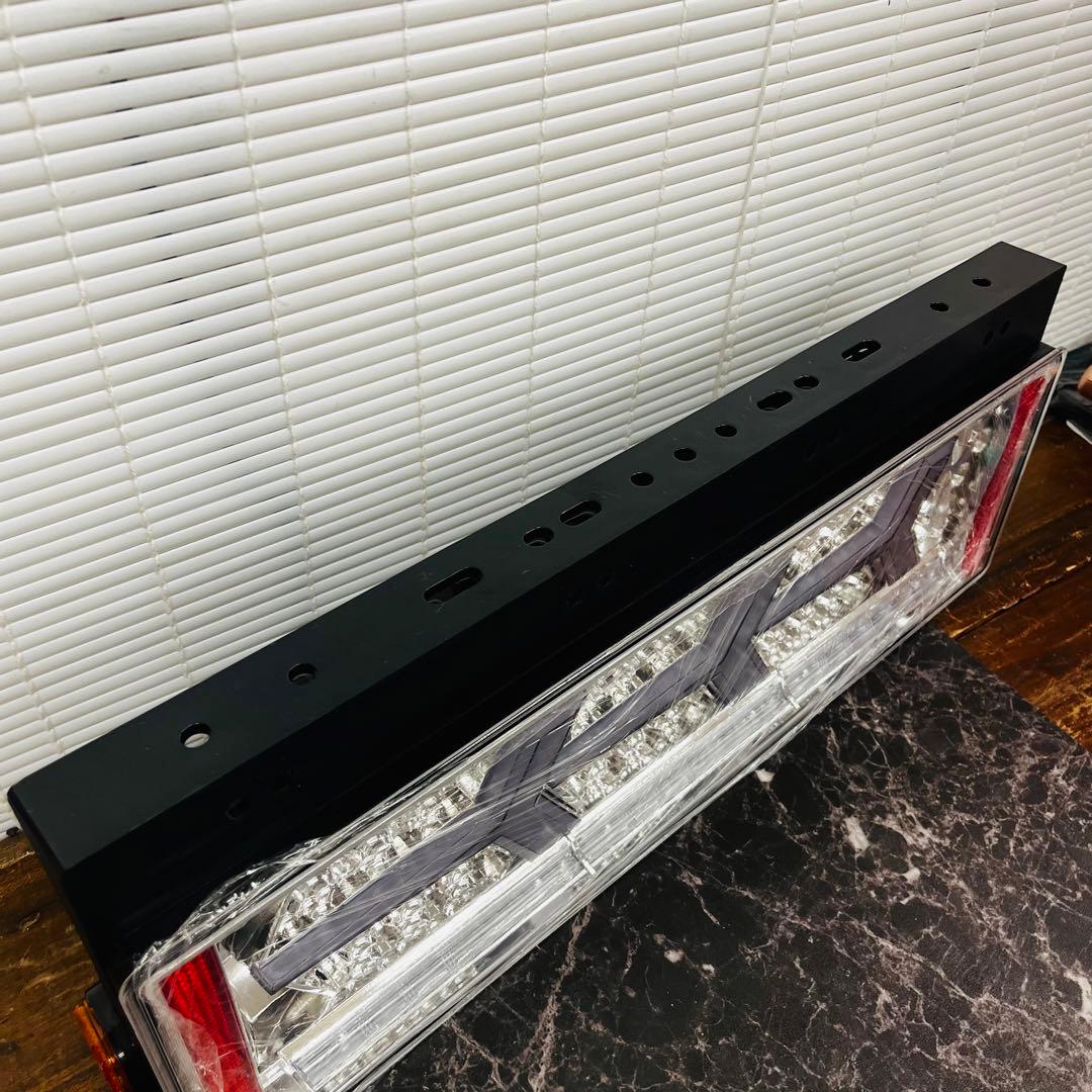 K2341【トラック24V用】ランボルギーニ風 テールレンズ