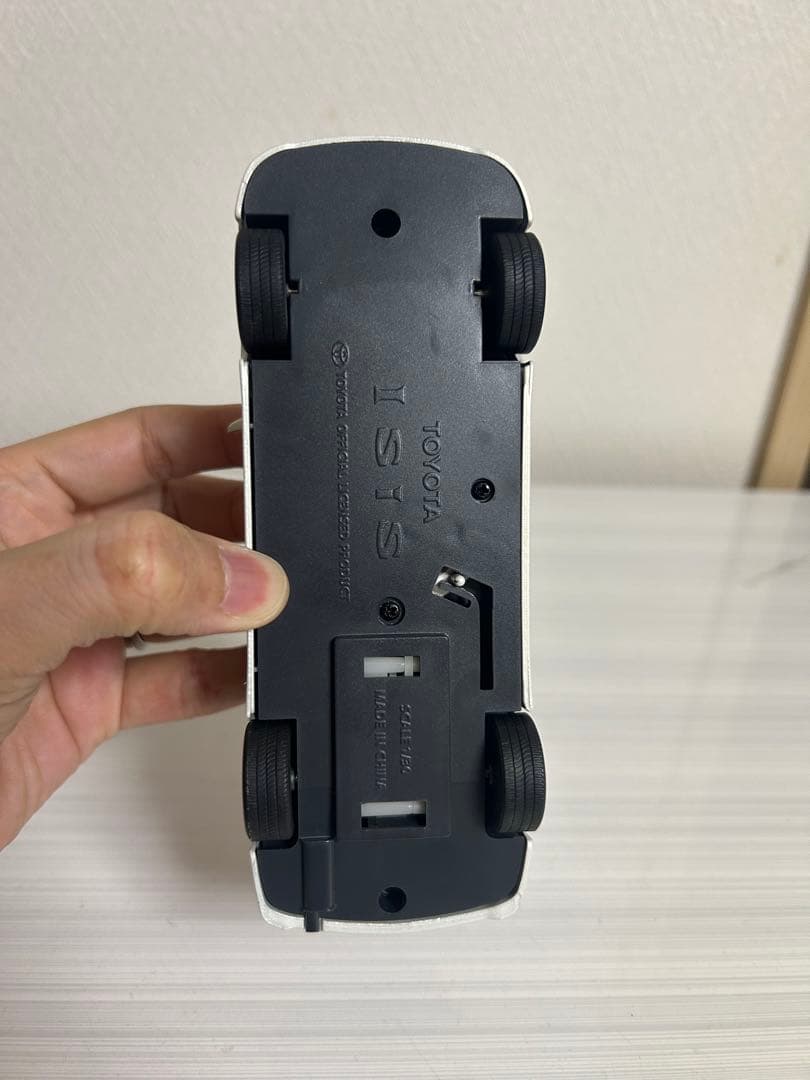 ＊*＊様 トヨタ アイシス 1/30 非売品　ミニカー　カラーサンプル