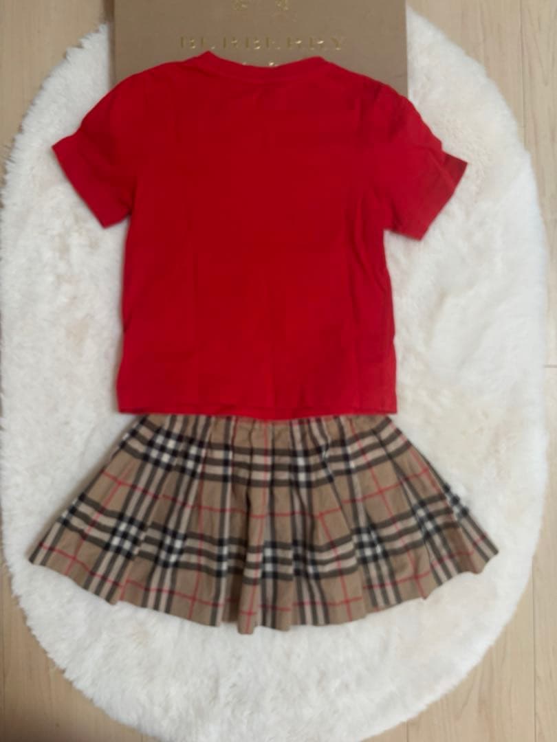 良品　BURBERRY バーバリー　現行タグ　プリーツスカート Tシャツセット