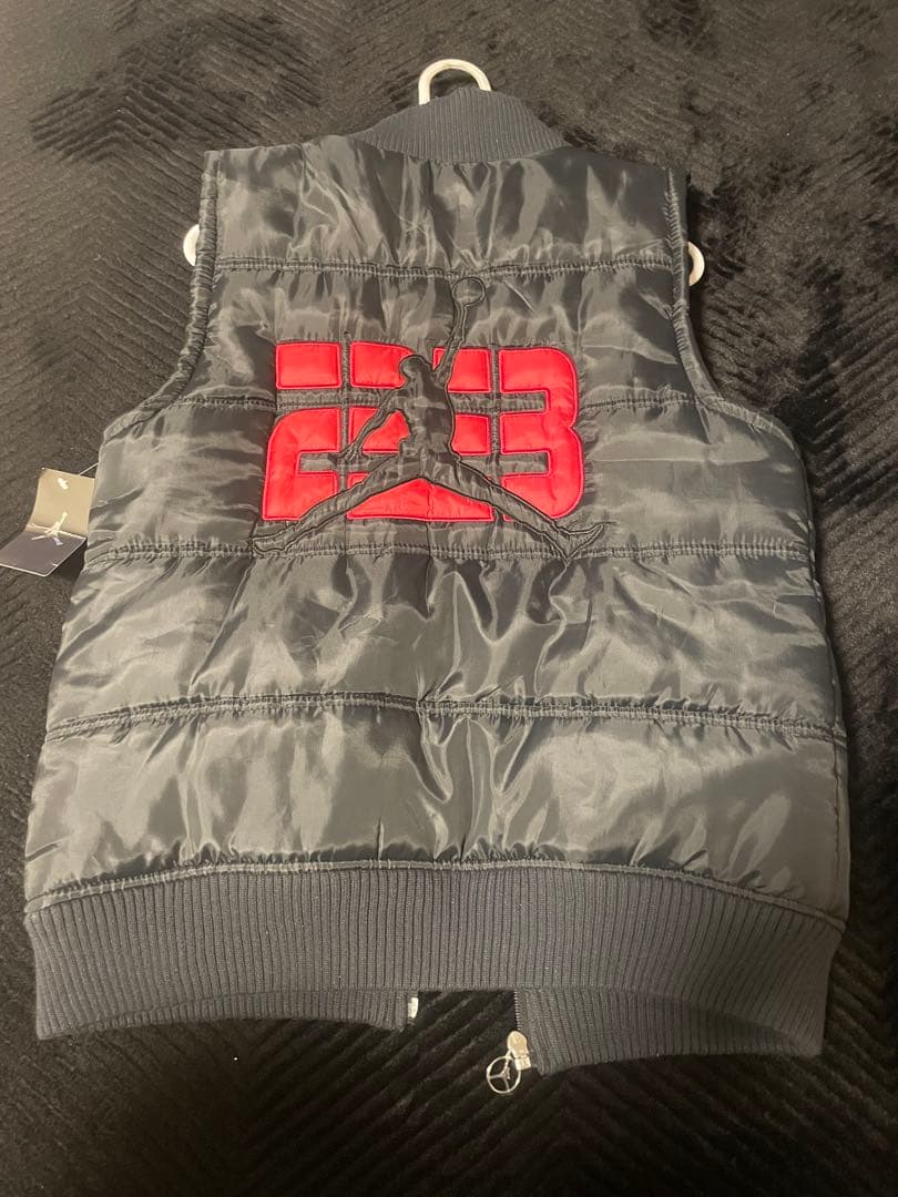 Jordan グレー ダウンベスト