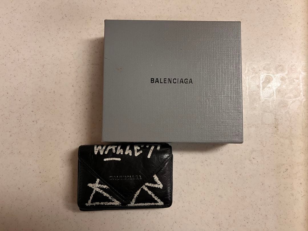 BALENCIAGA グラフィティ レザー三つ折り財布