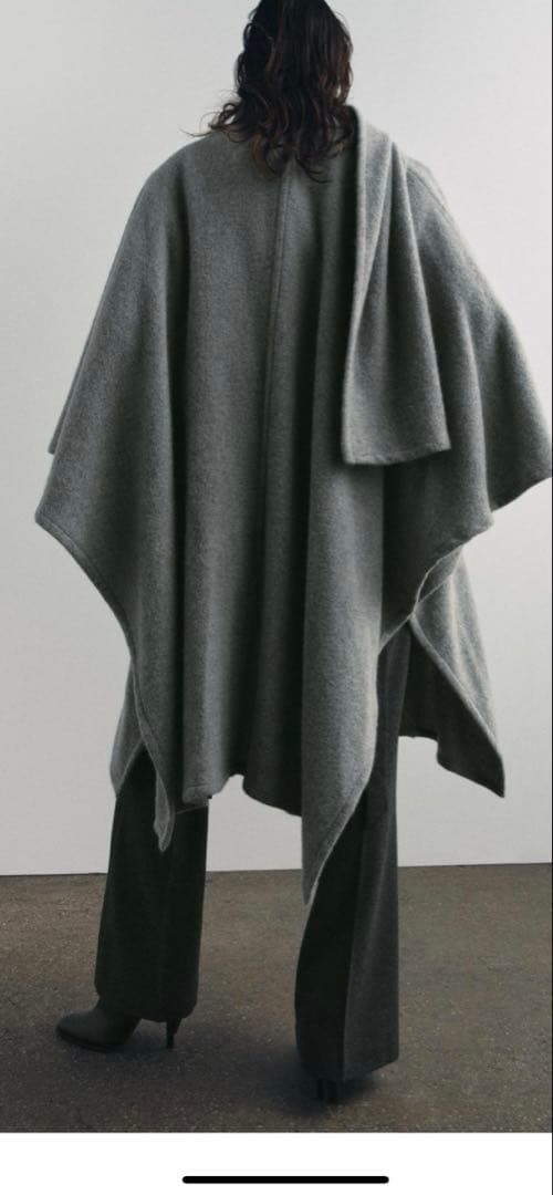 新品タグ付き　ZARA ケープコート　ポンチョ