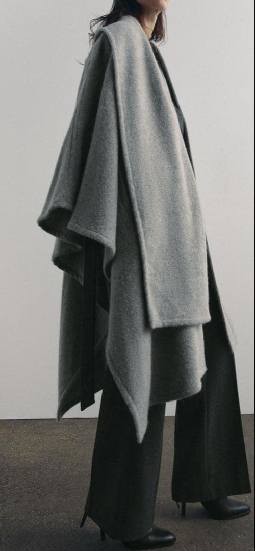 新品タグ付き　ZARA ケープコート　ポンチョ