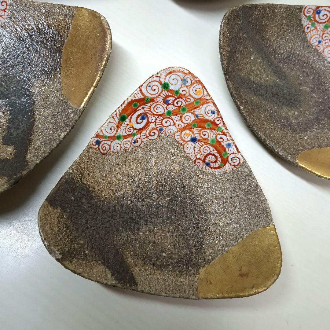 人気陶芸作家　苧坂恒治作　手造り　金彩　向付　小鉢４個＋訳有り１個