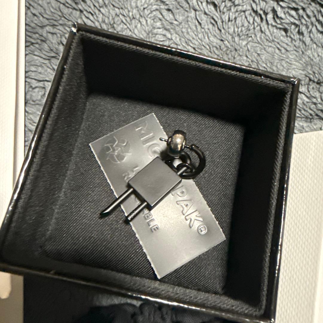 ジバンシー　ロック　ピアス