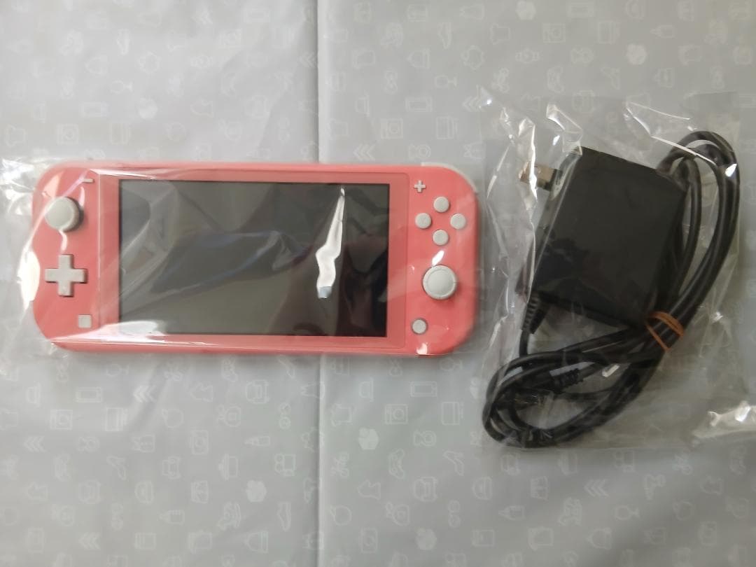 【極美品】Nintendo Switch Lite本体 コーラル