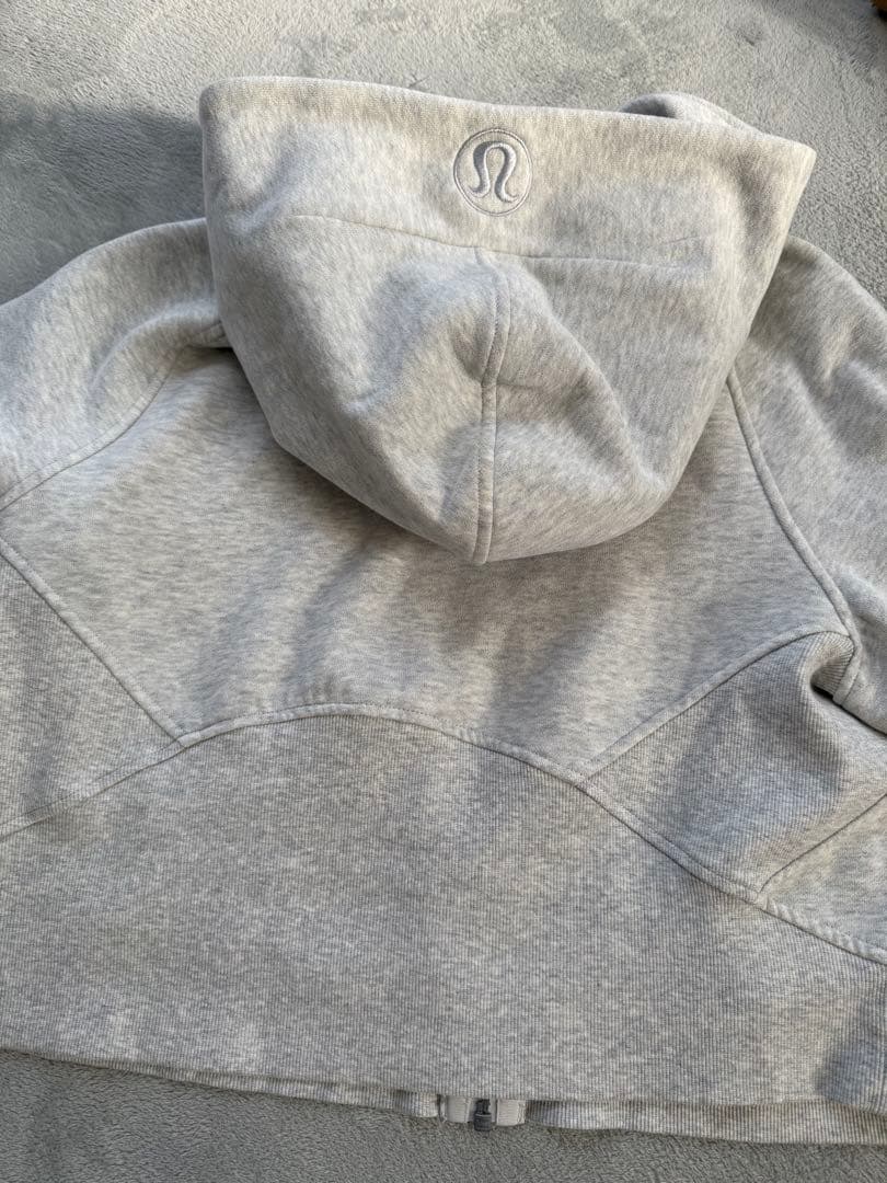 lululemon Scuba オーバーサイズ フルジップフーディ