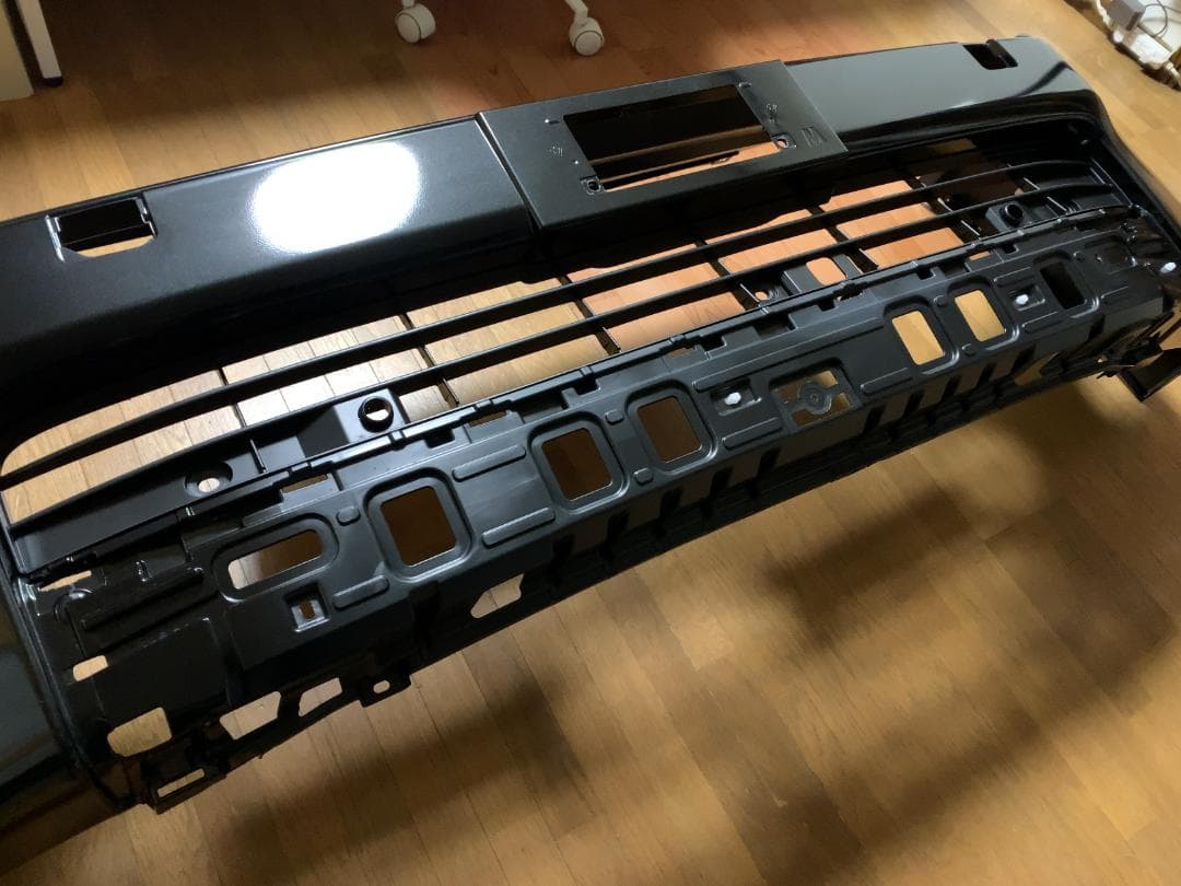 26-095 新車外し 200系ハイエース 8型 ワイド 純正 フロントバンパー