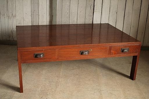 古い大きな木製の机　引き出し3杯　テーブル