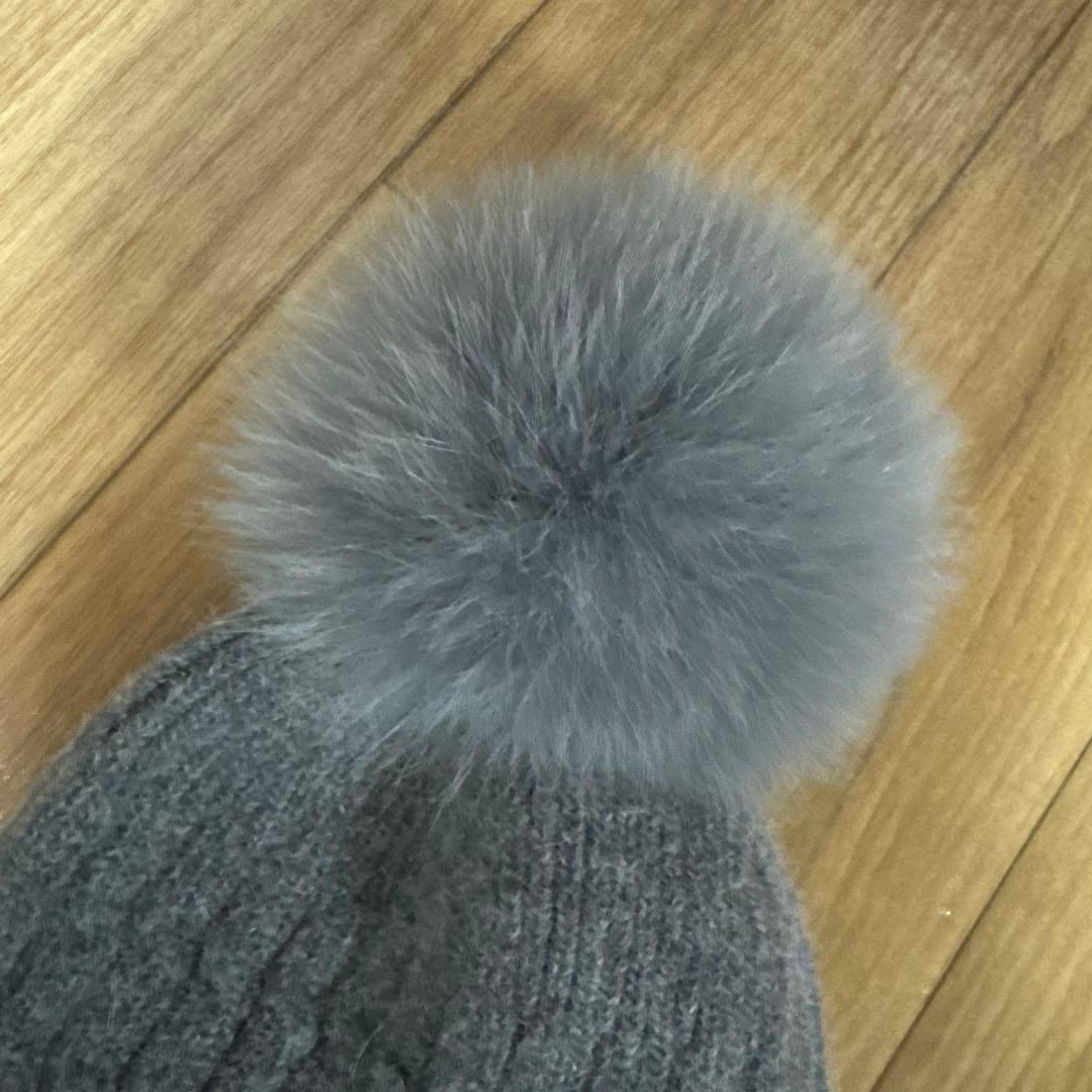 CHANEL グレー ポンポン付き ニット帽