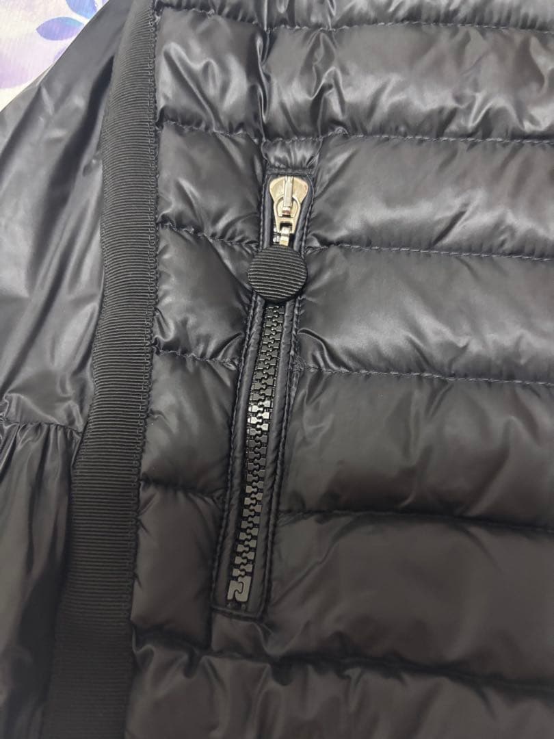 モンクレールサカイコラボダウンベスト