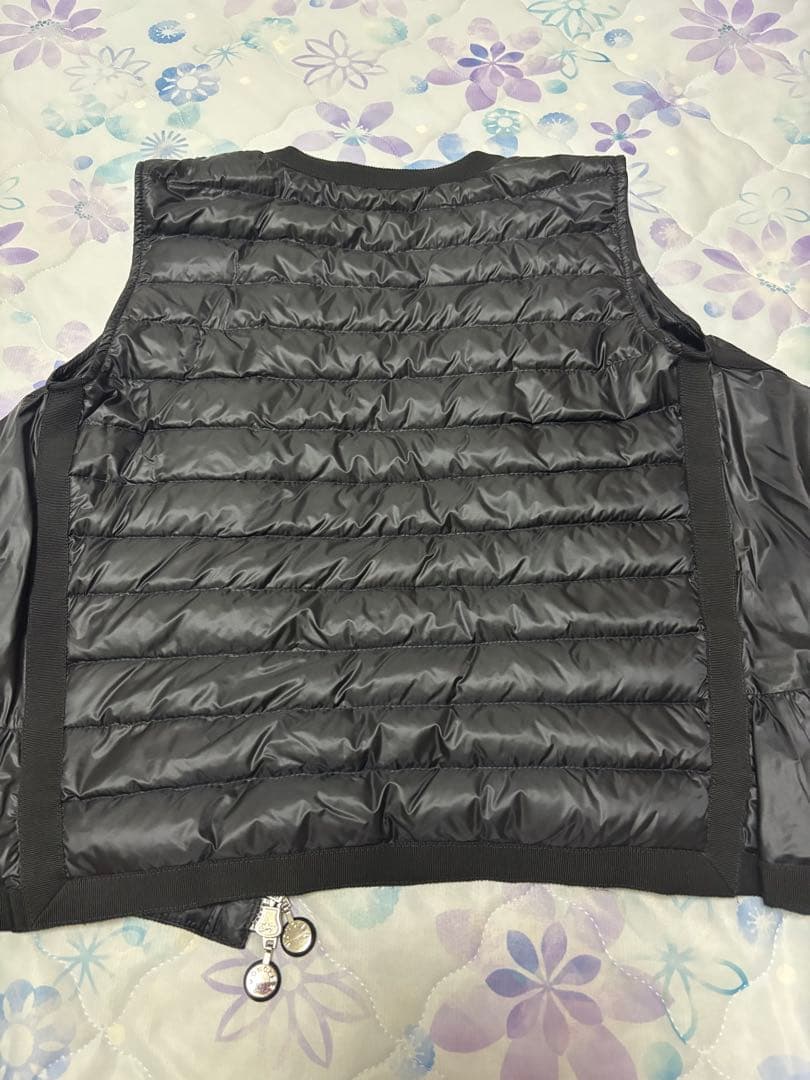 モンクレールサカイコラボダウンベスト