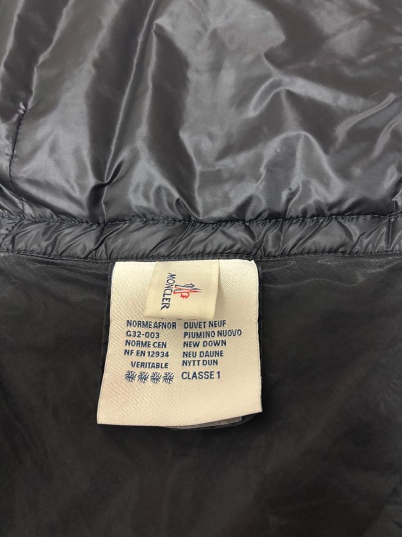 モンクレールサカイコラボダウンベスト