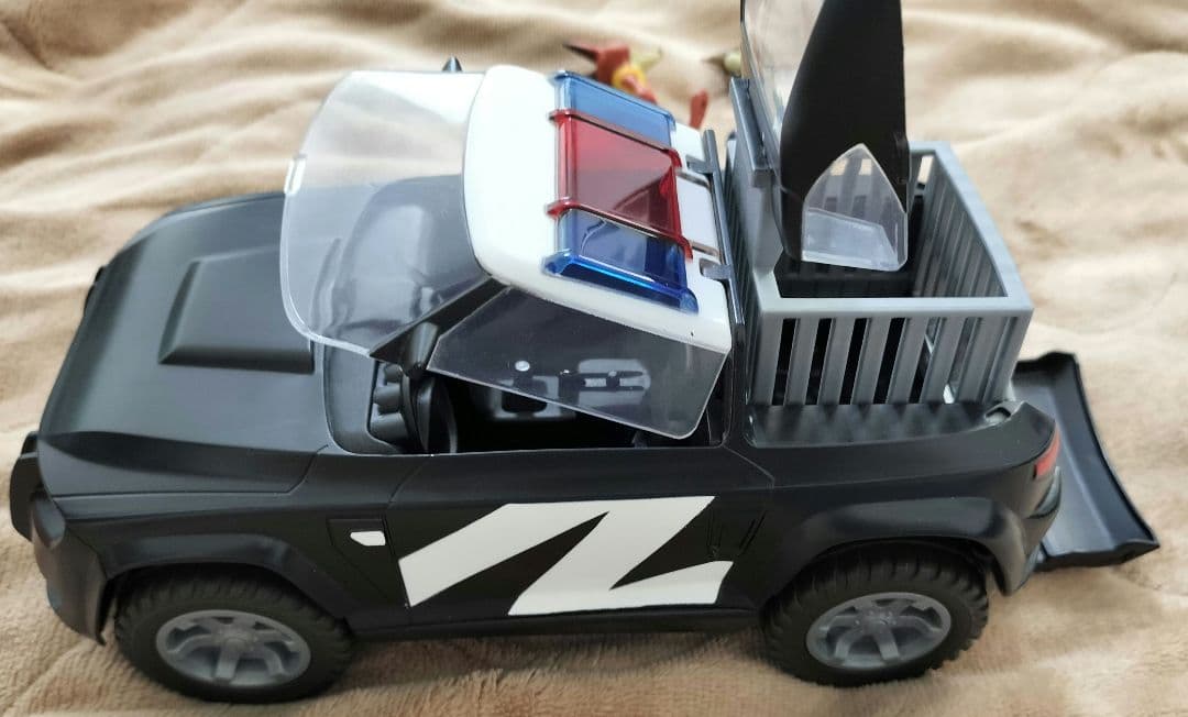 ディズニー　ズートピア　ビークル　ポリスカー　スポーツカー　パトカー