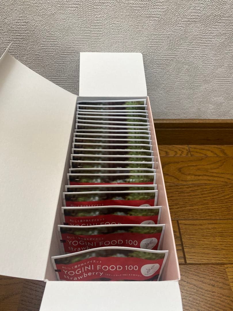 ヨギニーフード 100 ストロベリー　（YOGINI FOOD ）
