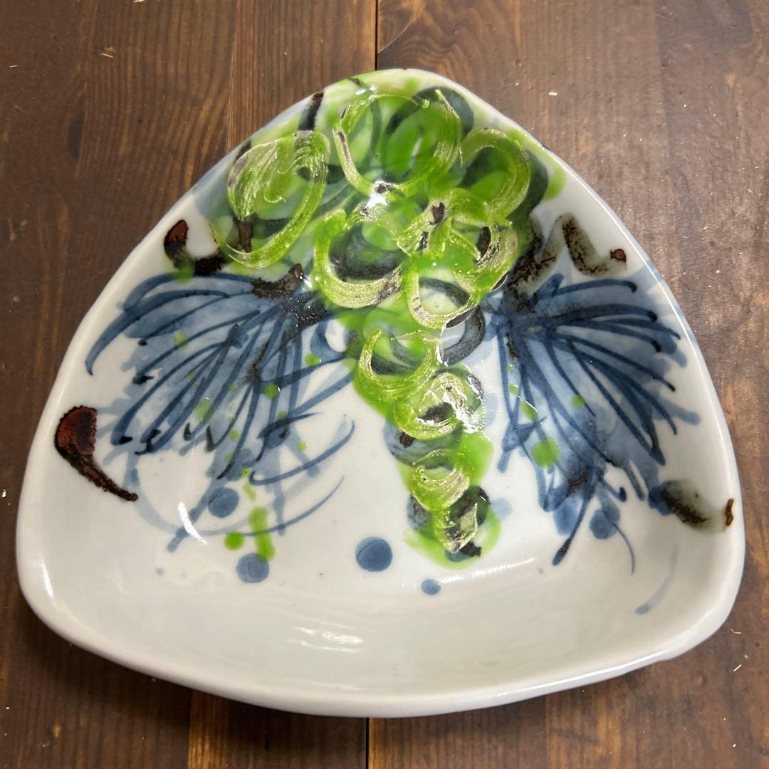 作家　陶芸作家　梅田純一　パイナップル　マスカット(白ぶどう) 三角皿