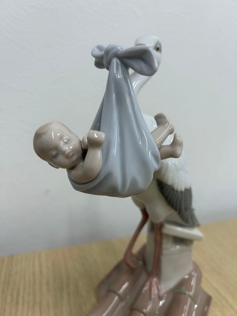 『希少　リヤドロ コウノトリの贈り物』