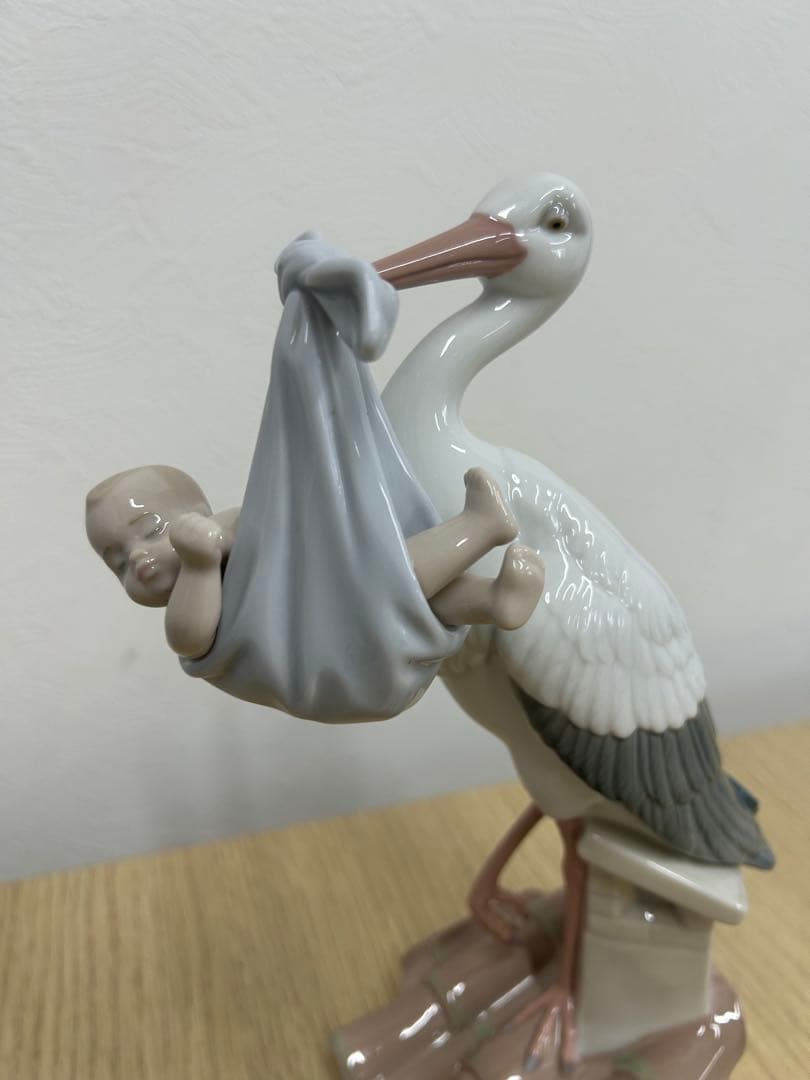 『希少　リヤドロ コウノトリの贈り物』