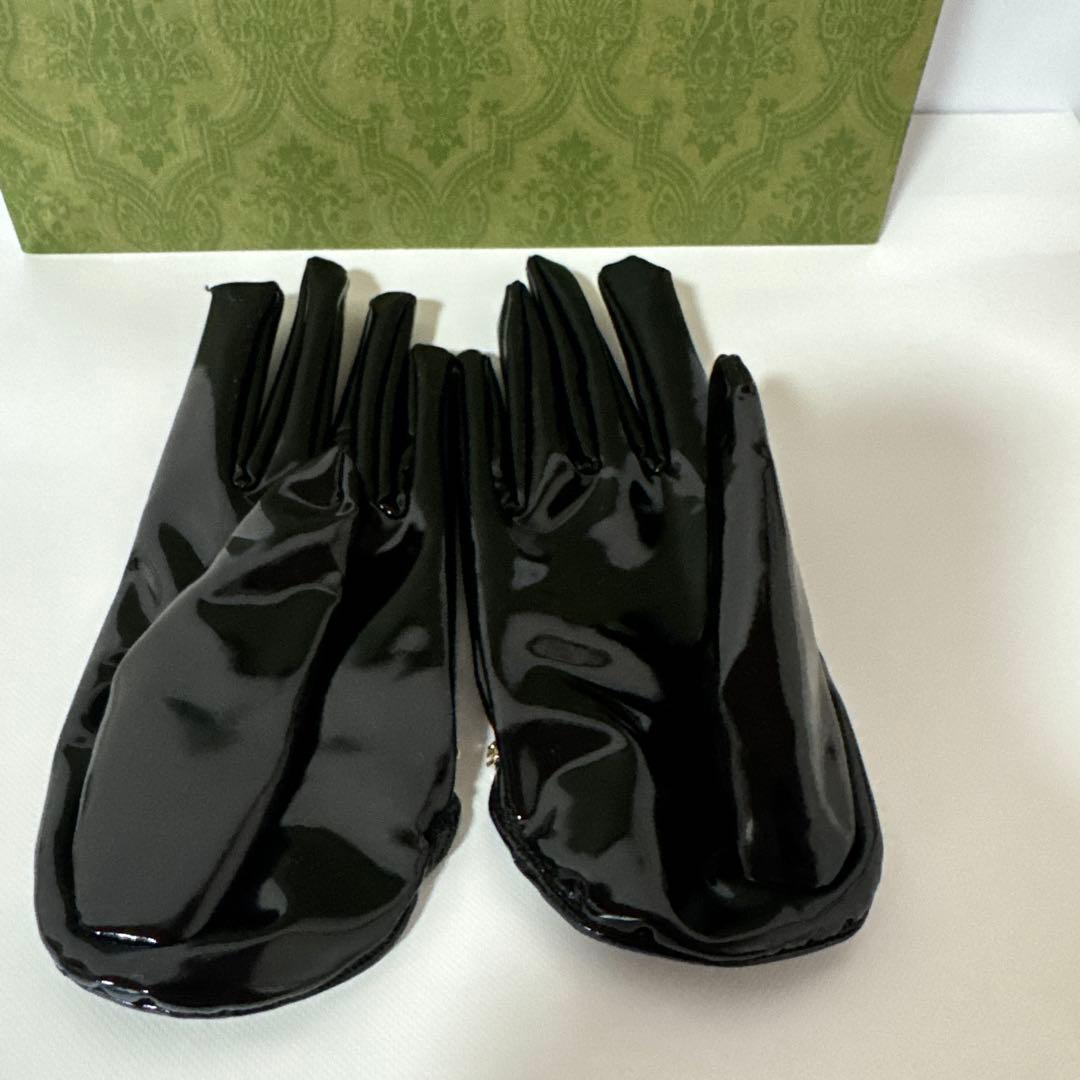 GUCCI レディース 黒 パテントドライビング手袋　新品未使用品