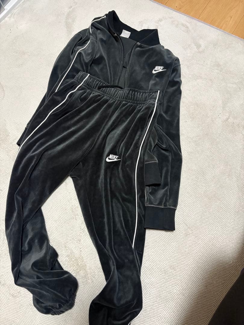 NIKE ベロア　セットアップ