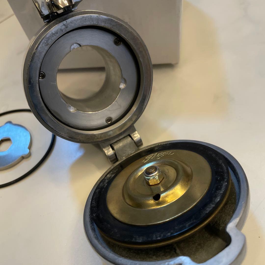 TRIUMPH タンクキャップ モートーン ボンネビル ボバー トライアンフ