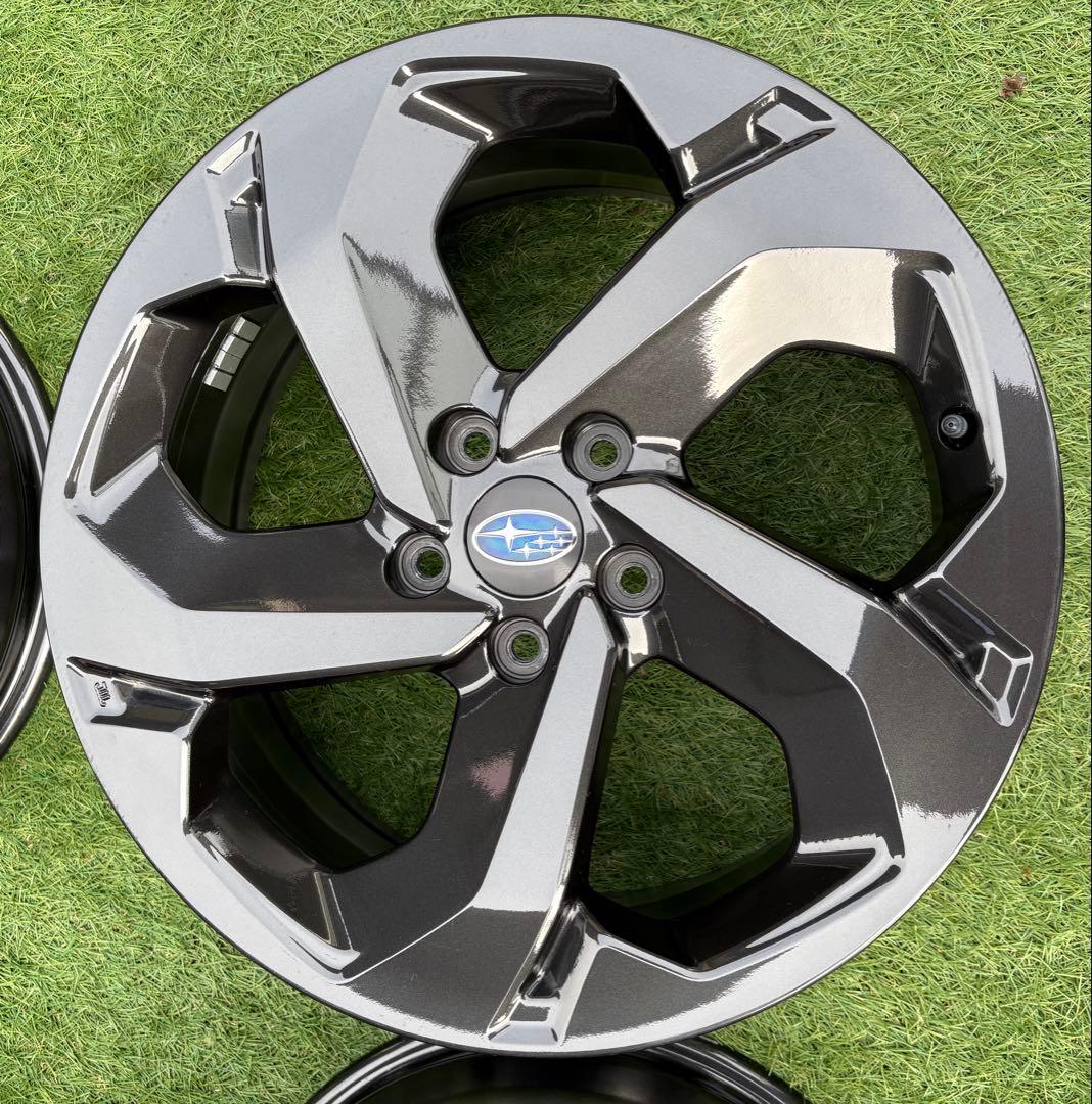 （ケンちゃんです）スバル フォレスター（SK5） 18インチ ホイール