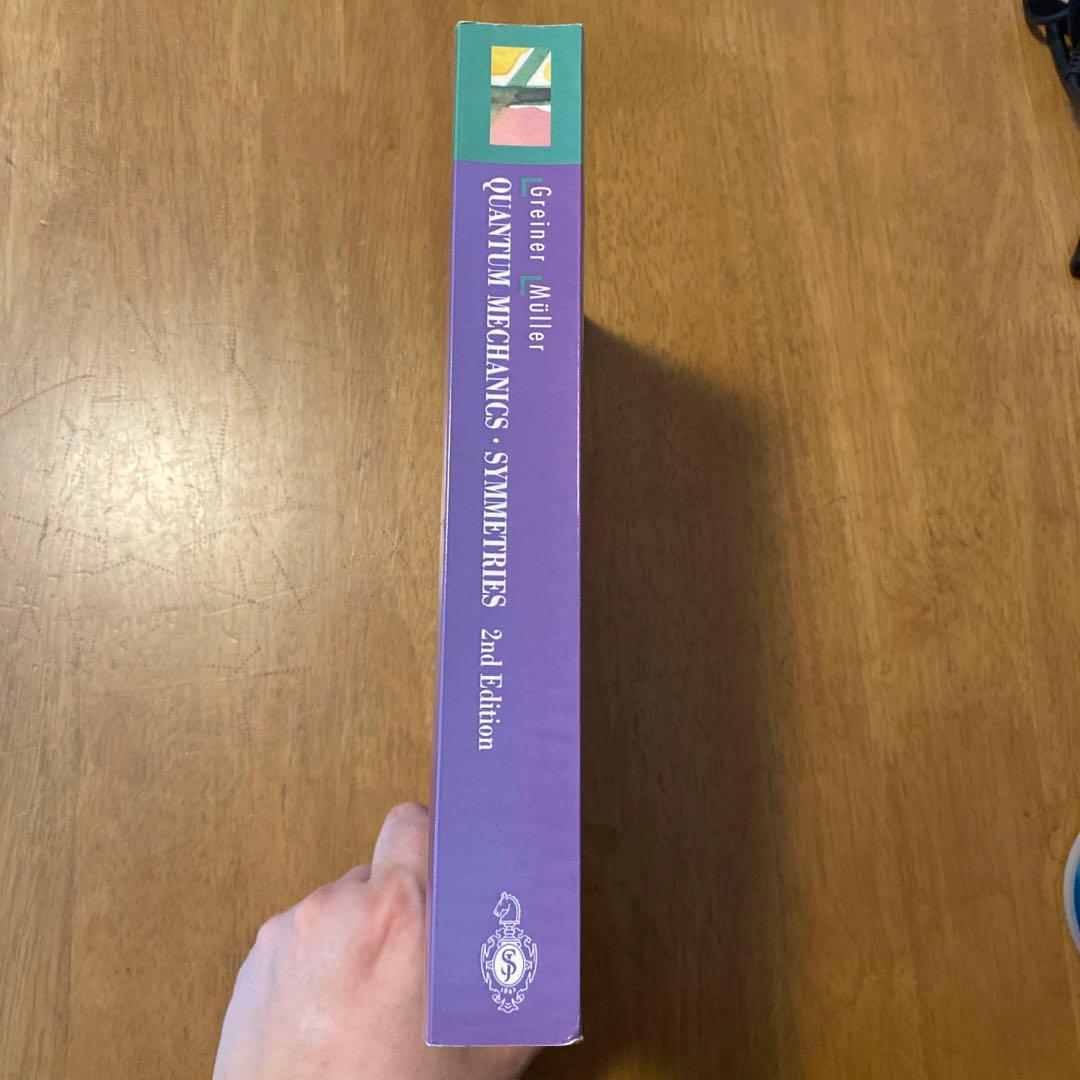 洋書 QUANTUM MECHANICS SYMMETRIES