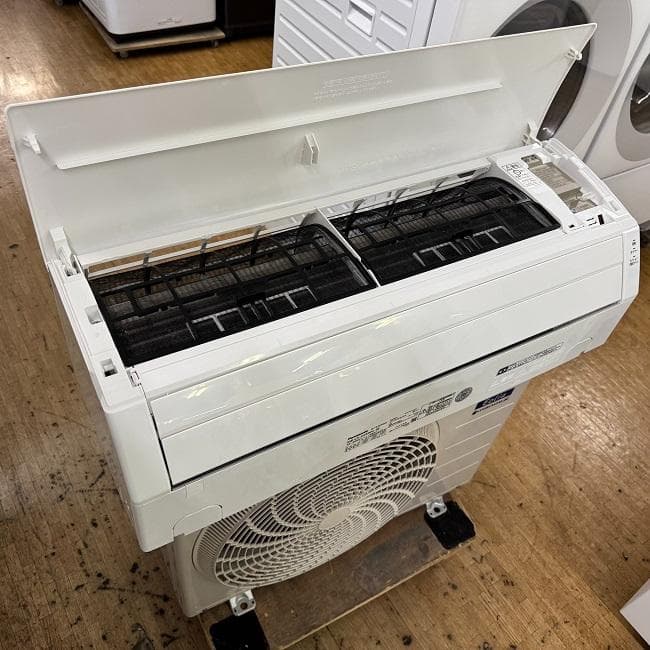 美品【 Panasonic 】パナソニック ルームエアコン CS-222DFL