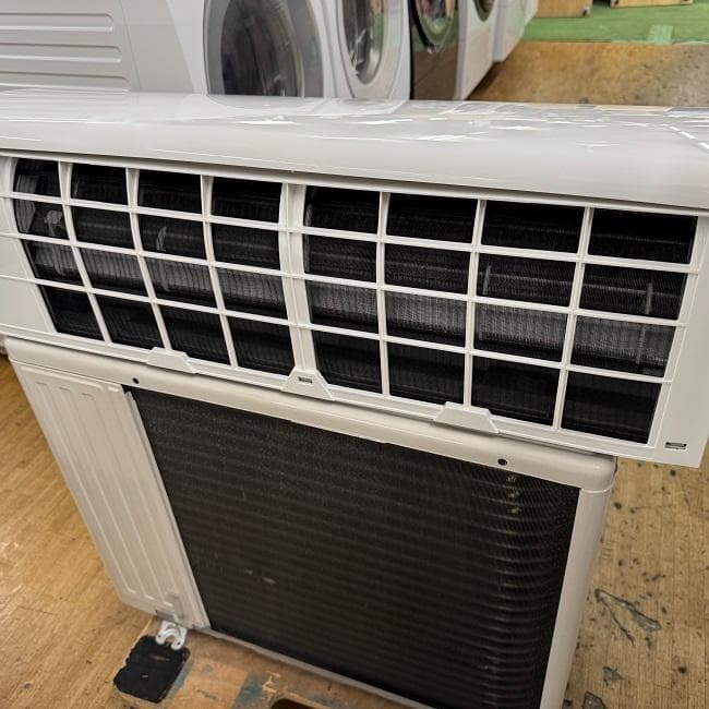 美品【 Panasonic 】パナソニック ルームエアコン CS-222DFL