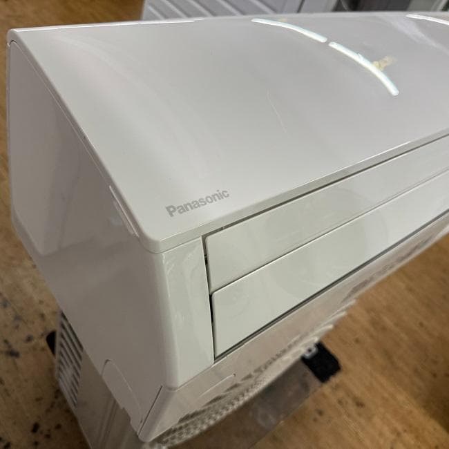 美品【 Panasonic 】パナソニック ルームエアコン CS-222DFL
